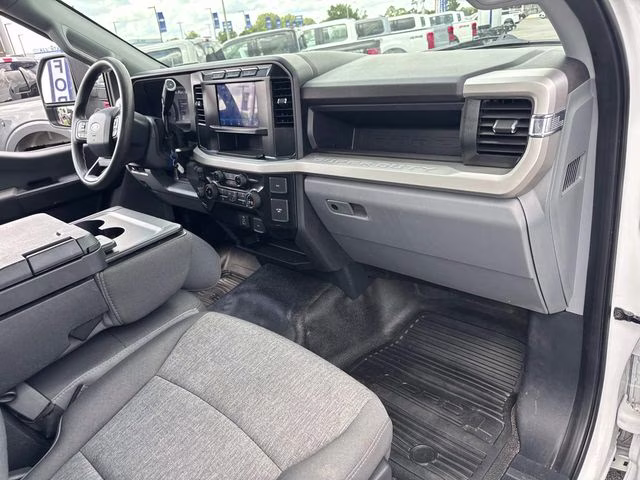 2024 Oxford White Ford Super Duty F-350 DRW XL 4X4 Chassis