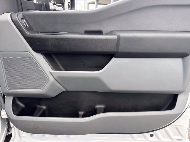 2024 Oxford White Ford Super Duty F-350 DRW XL 4X4 Chassis
