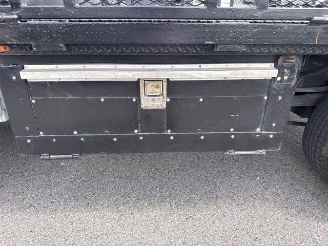 2024 Oxford White Ford Super Duty F-350 DRW XL 4X4 Chassis
