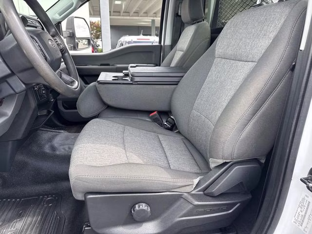 2024 Oxford White Ford Super Duty F-350 DRW XL 4X4 Chassis