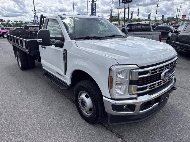 2024 Oxford White Ford Super Duty F-350 DRW XL 4X4 Chassis
