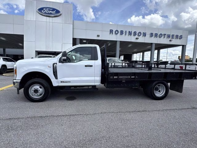 2024 Oxford White Ford Super Duty F-350 DRW XL 4X4 Chassis