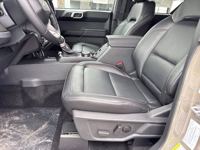 2026 Gray Ford Bronco Badlands 4X4 SUV