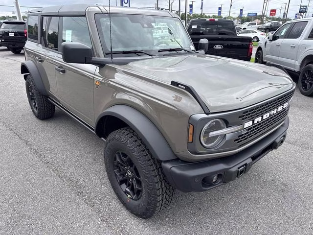 2026 Gray Ford Bronco Badlands 4X4 SUV