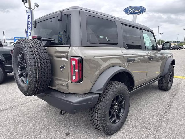 2026 Gray Ford Bronco Badlands 4X4 SUV
