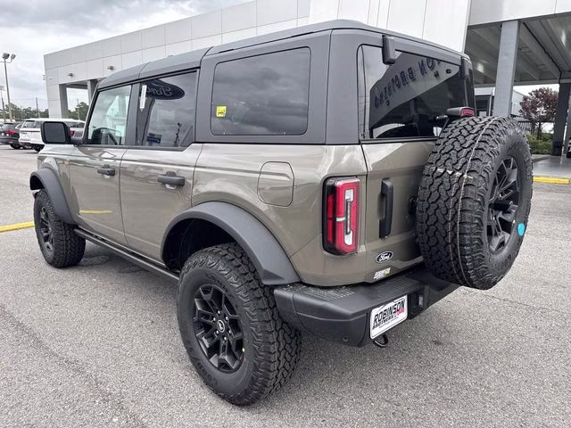 2026 Gray Ford Bronco Badlands 4X4 SUV