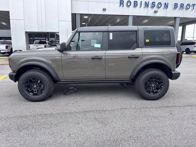 2026 Gray Ford Bronco Badlands 4X4 SUV
