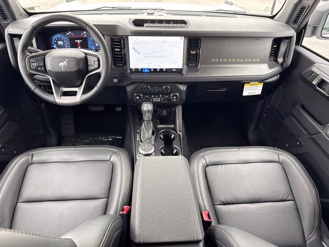 2026 Oxford White Ford Bronco Badlands 4X4 SUV