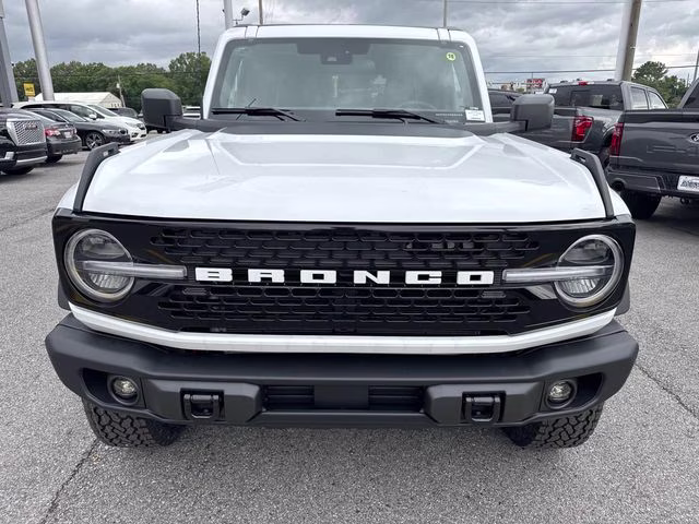 2026 Oxford White Ford Bronco Badlands 4X4 SUV