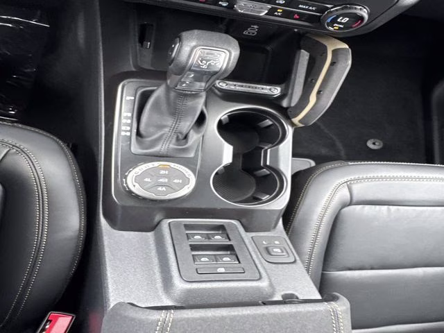 2026 Oxford White Ford Bronco Badlands 4X4 SUV