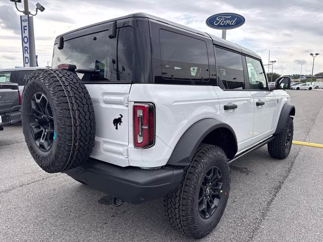2026 Oxford White Ford Bronco Badlands 4X4 SUV