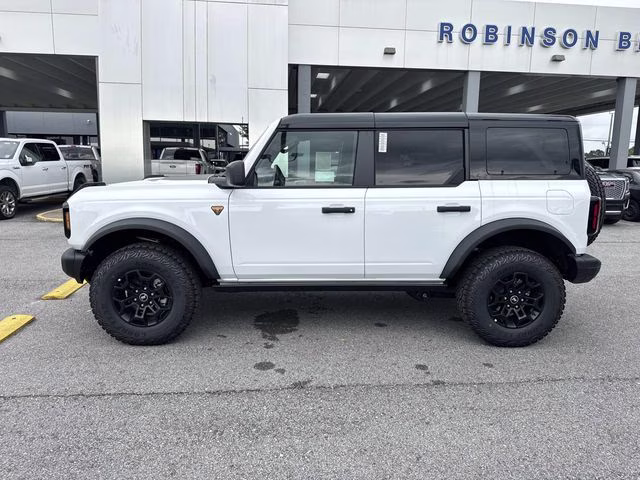 2026 Oxford White Ford Bronco Badlands 4X4 SUV