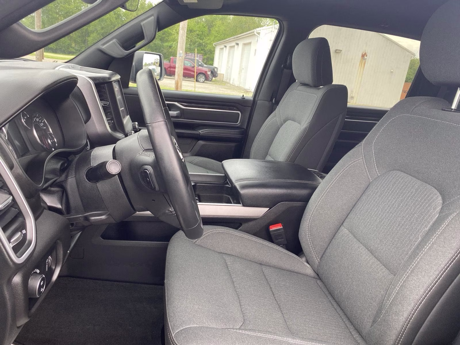 2023 Diamond Black Crystal Pearlcoat Ram 1500 Big Horn 4X4 Truck