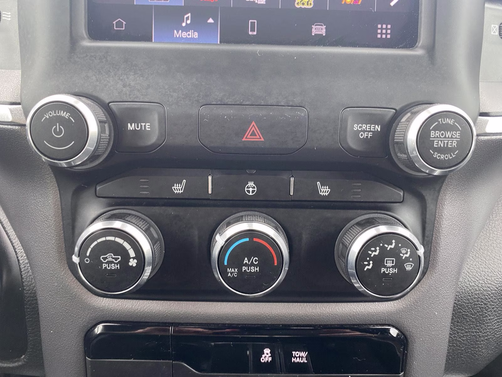 2023 Diamond Black Crystal Pearlcoat Ram 1500 Big Horn 4X4 Truck