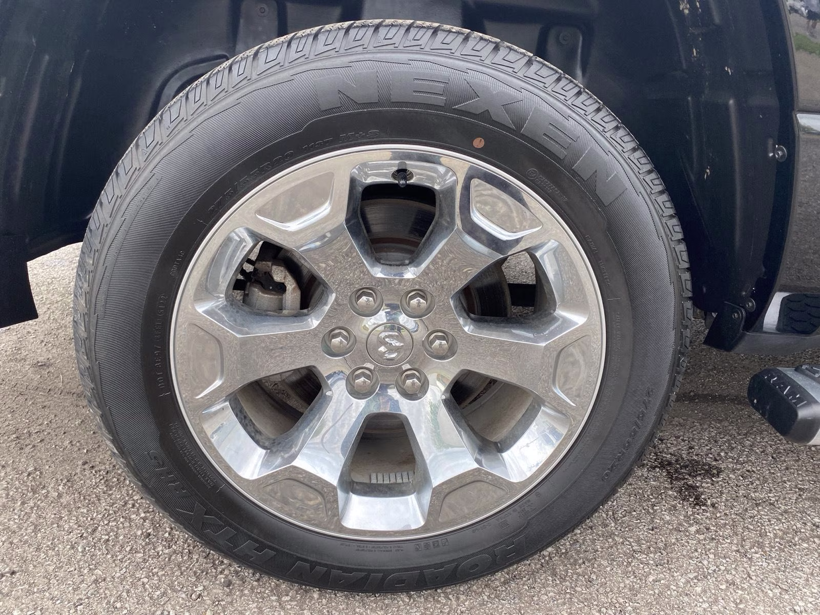 2023 Diamond Black Crystal Pearlcoat Ram 1500 Big Horn 4X4 Truck