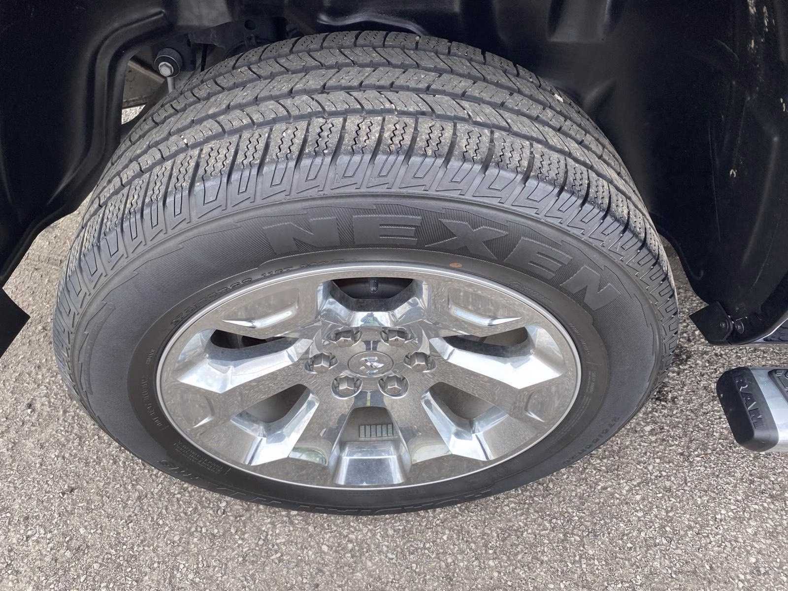 2023 Diamond Black Crystal Pearlcoat Ram 1500 Big Horn 4X4 Truck