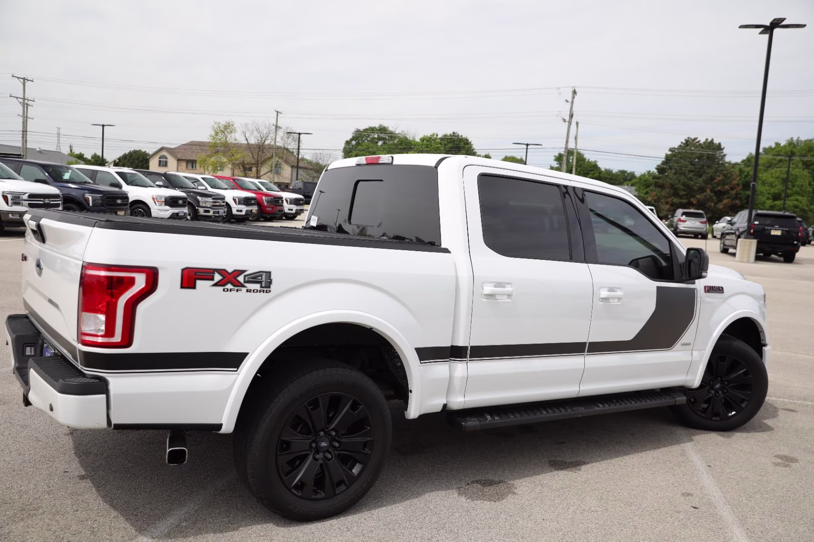 2017 Oxford White Ford F-150 XLT 4X4 Truck