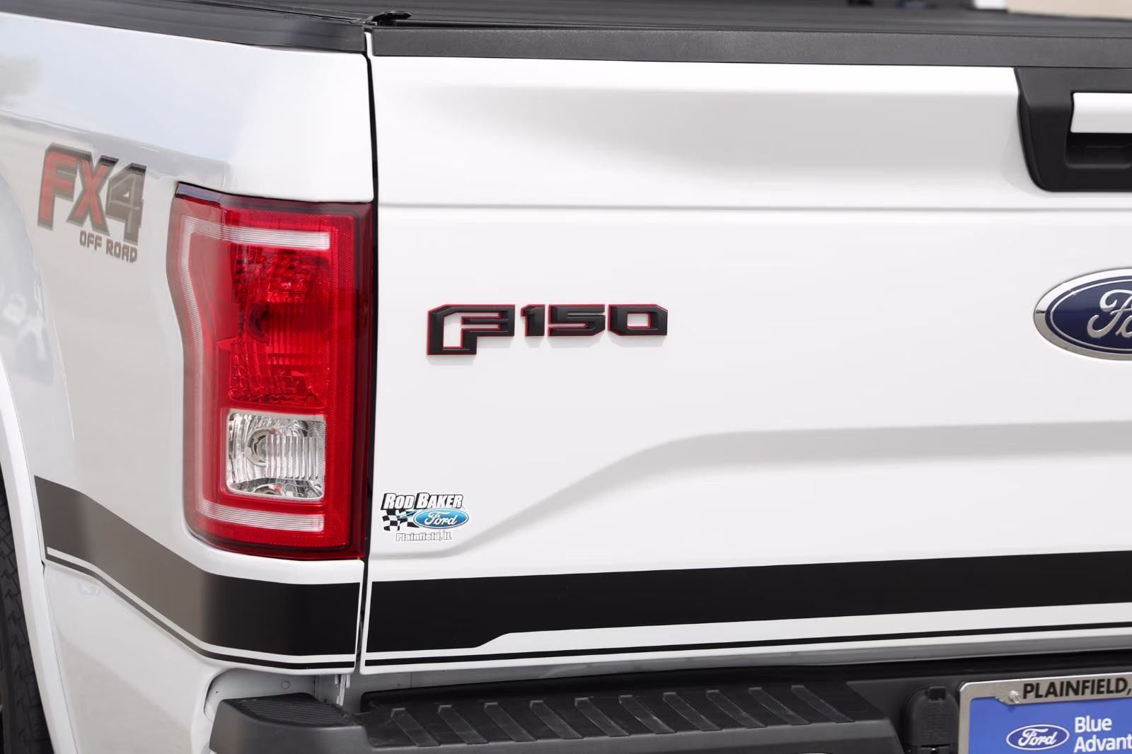 2017 Oxford White Ford F-150 XLT 4X4 Truck