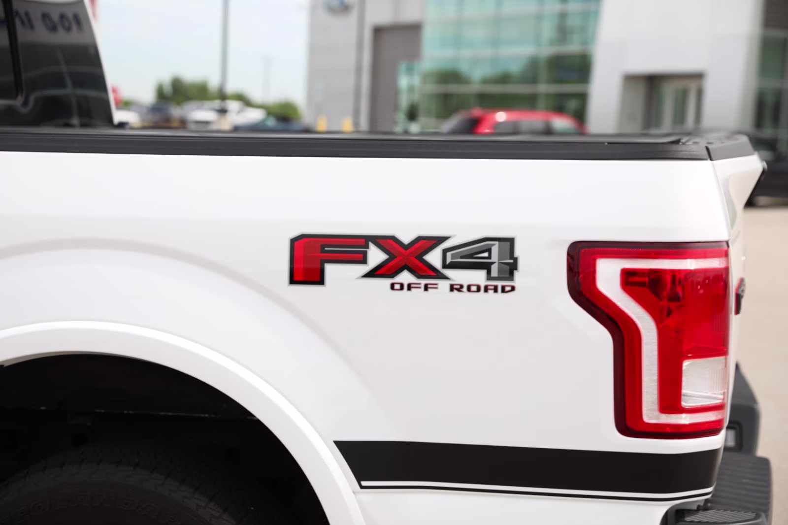 2017 Oxford White Ford F-150 XLT 4X4 Truck
