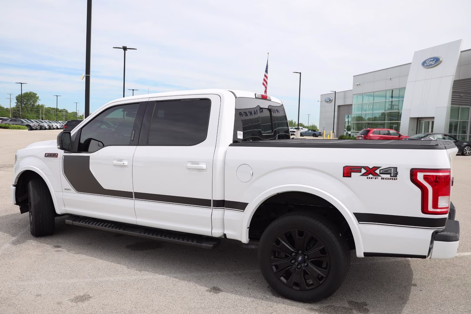 2017 Oxford White Ford F-150 XLT 4X4 Truck
