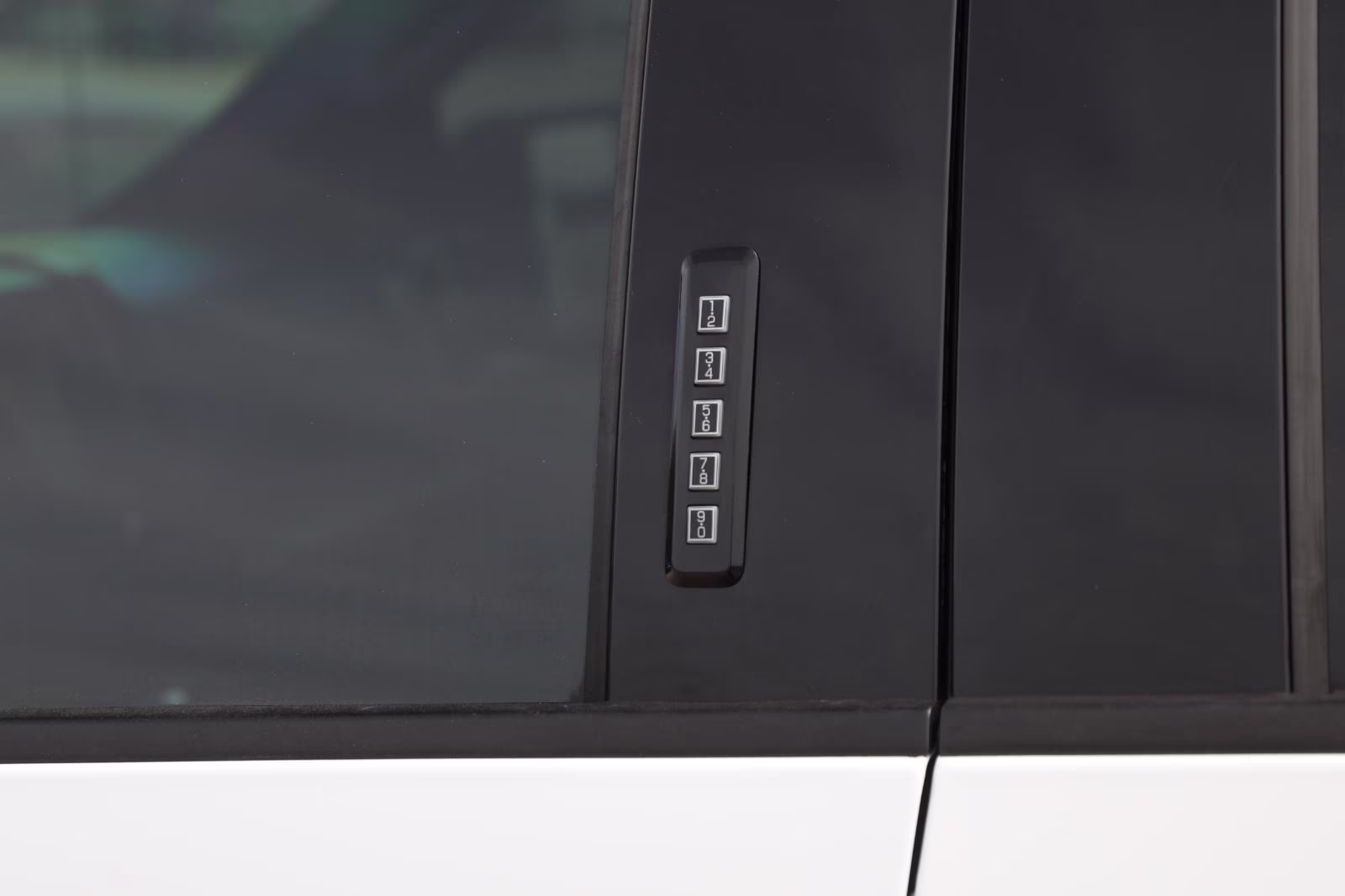 2017 Oxford White Ford F-150 XLT 4X4 Truck