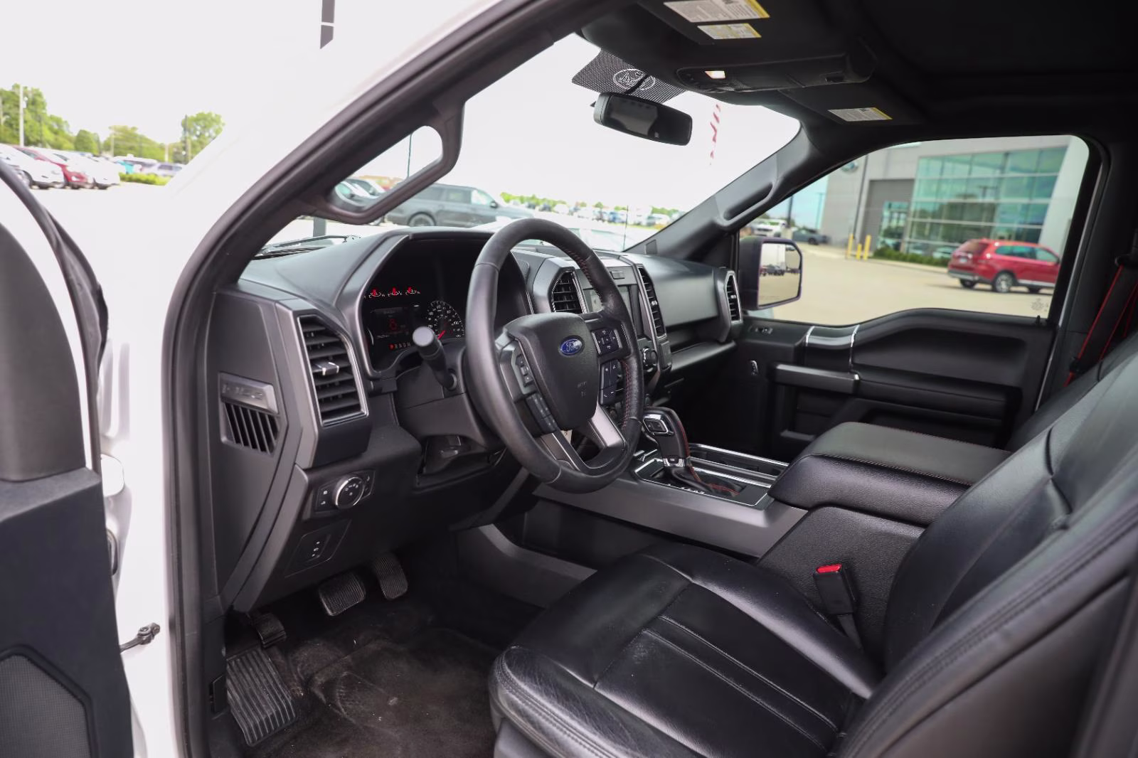 2017 Oxford White Ford F-150 XLT 4X4 Truck