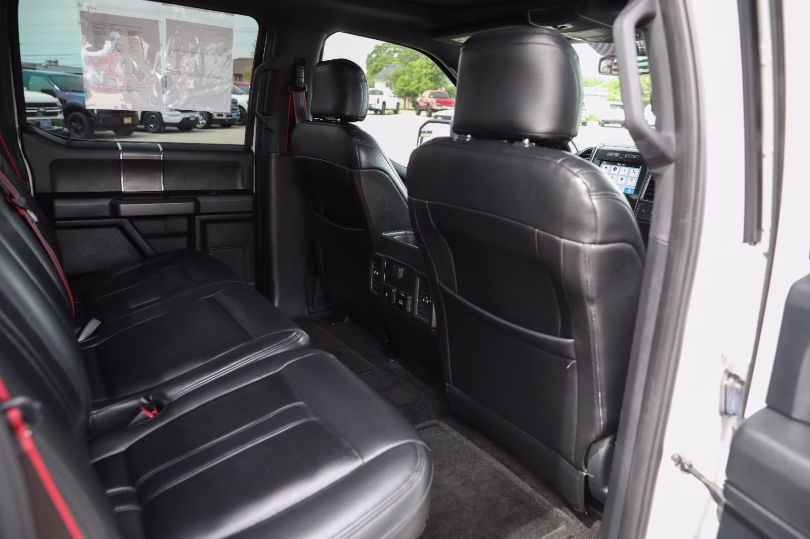 2017 Oxford White Ford F-150 XLT 4X4 Truck