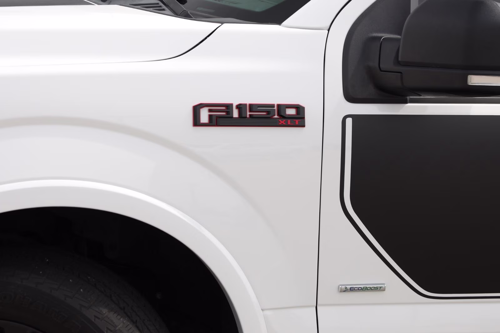 2017 Oxford White Ford F-150 XLT 4X4 Truck