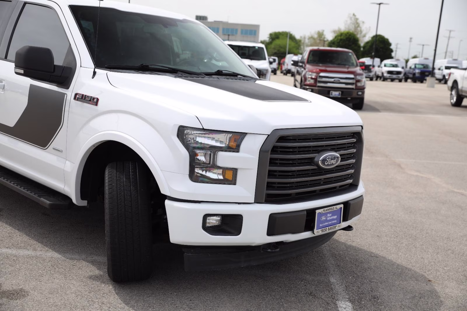 2017 Oxford White Ford F-150 XLT 4X4 Truck