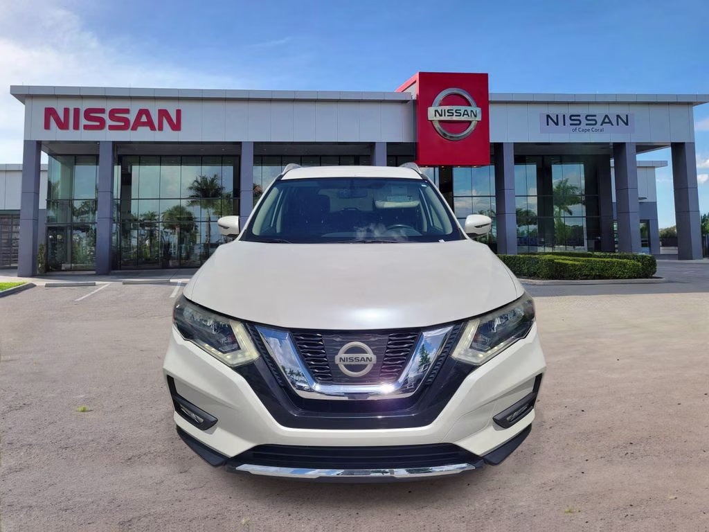2017 Pearl White Nissan Rogue SV FWD SUV