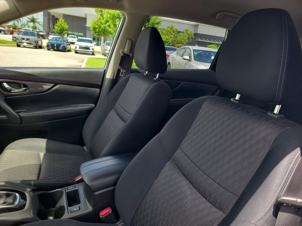 2017 Pearl White Nissan Rogue SV FWD SUV