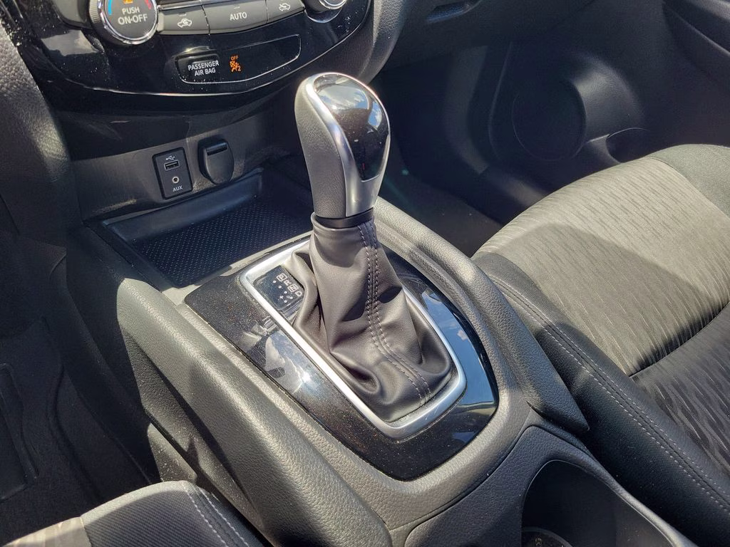2017 Pearl White Nissan Rogue SV FWD SUV