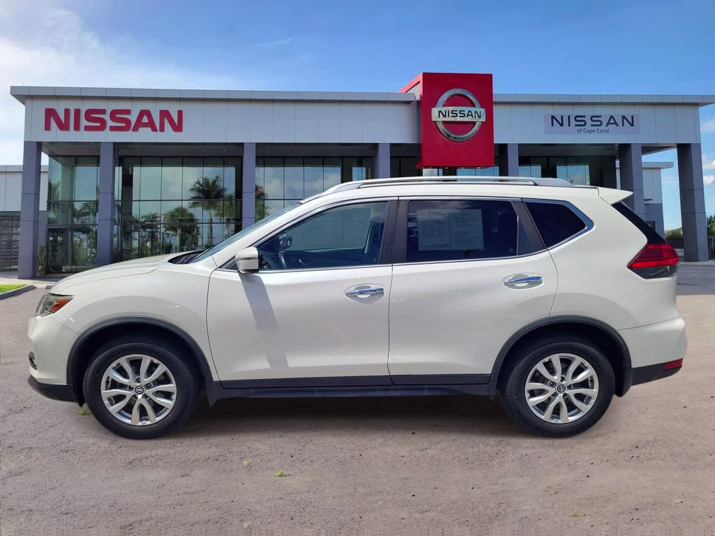 2017 Pearl White Nissan Rogue SV FWD SUV