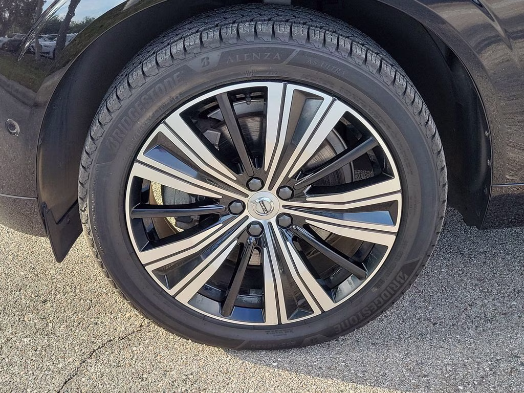 2022 Onyx Black Metallic Volvo XC60 Inscription AWD SUV