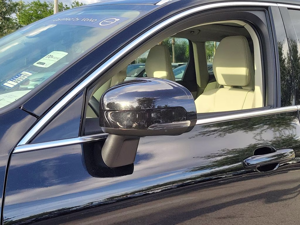 2022 Onyx Black Metallic Volvo XC60 Inscription AWD SUV