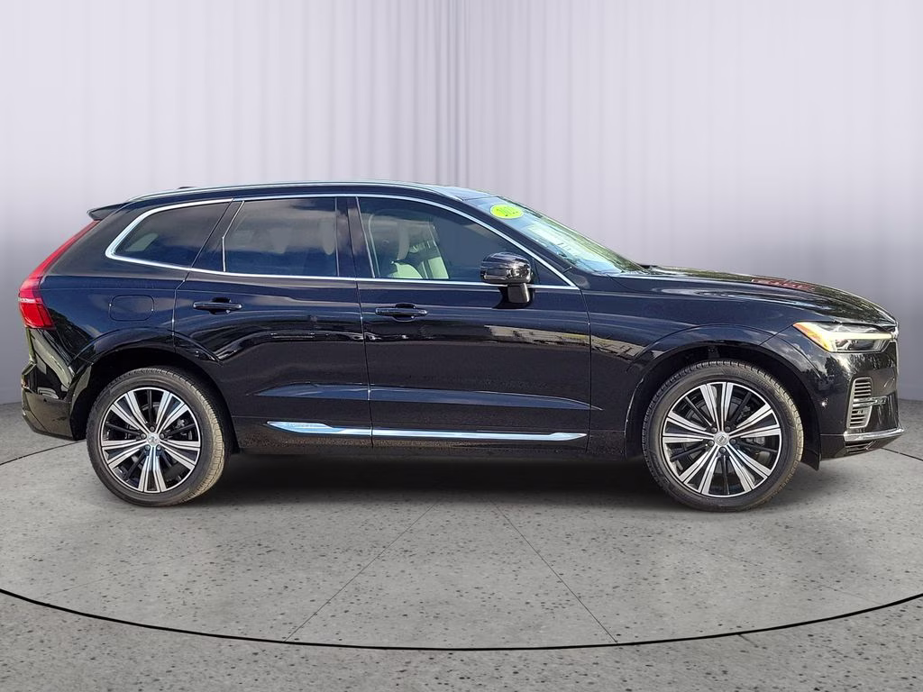 2022 Onyx Black Metallic Volvo XC60 Inscription AWD SUV