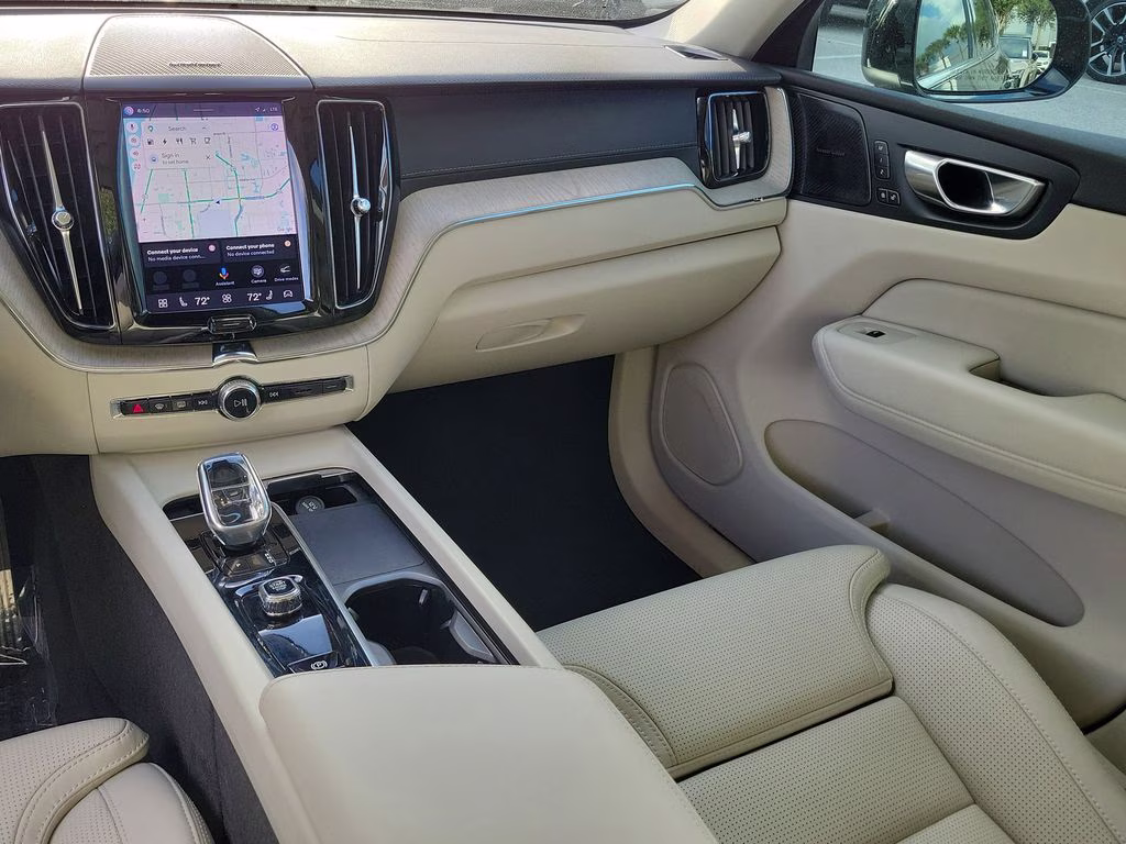 2022 Onyx Black Metallic Volvo XC60 Inscription AWD SUV