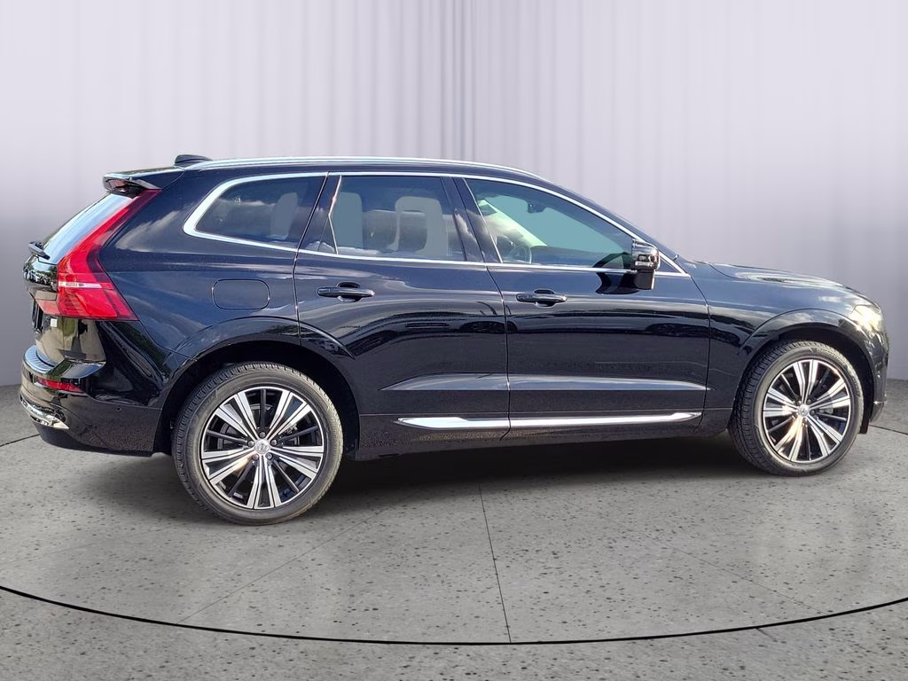 2022 Onyx Black Metallic Volvo XC60 Inscription AWD SUV