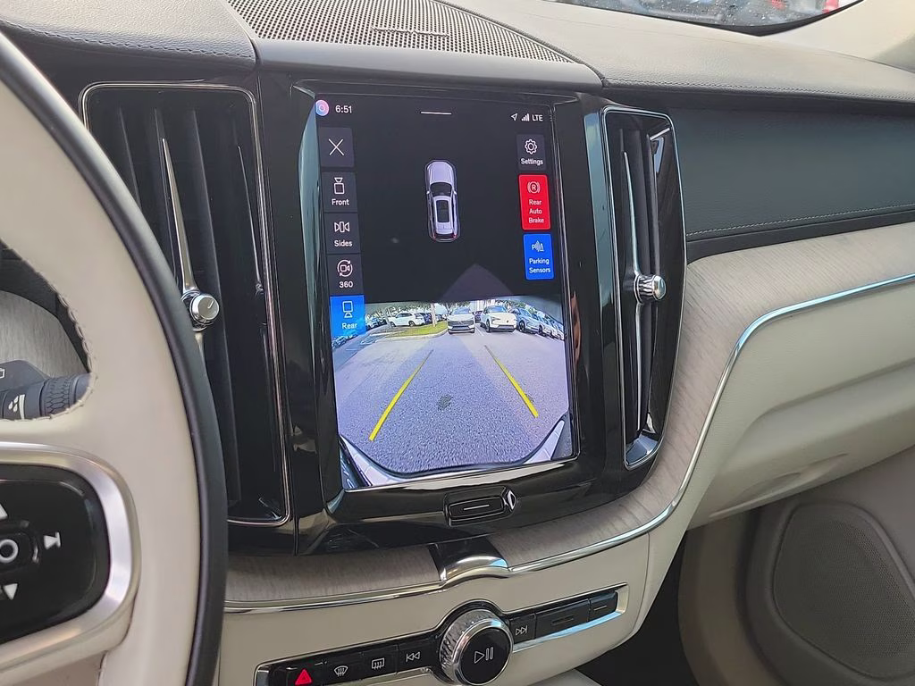 2022 Onyx Black Metallic Volvo XC60 Inscription AWD SUV