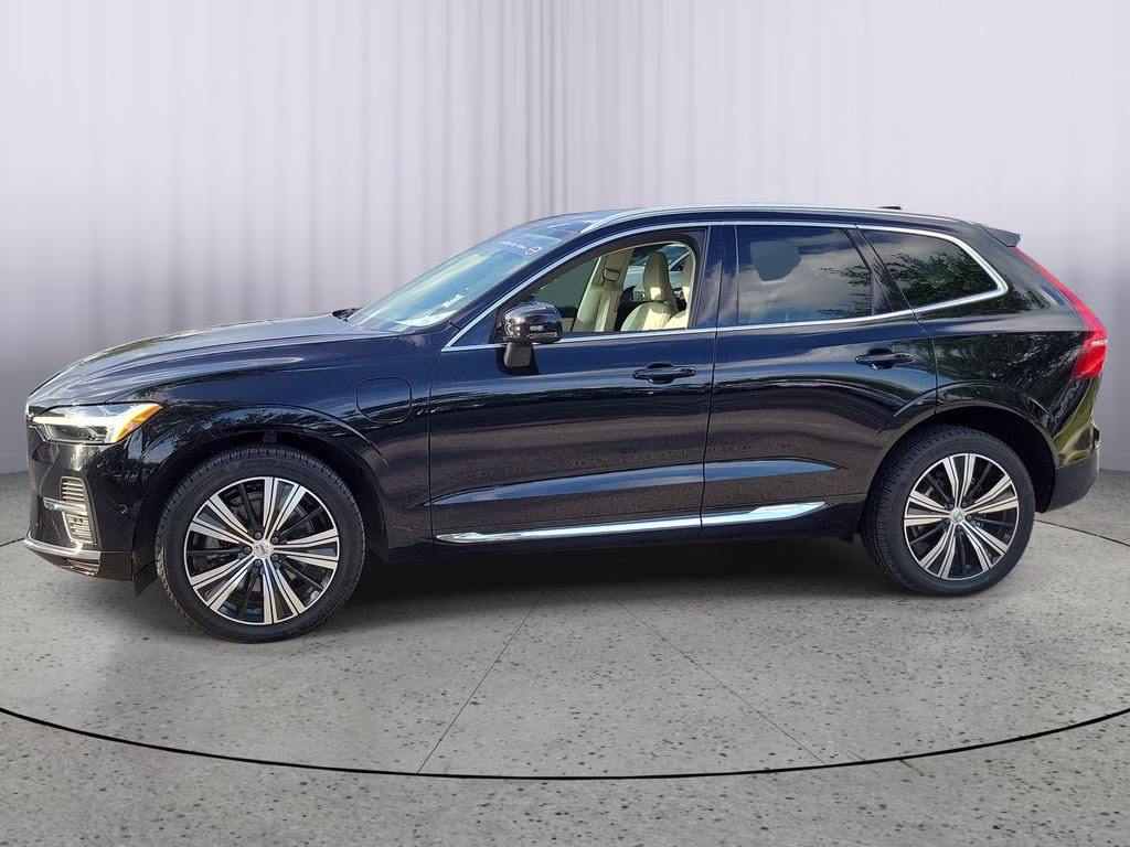 2022 Onyx Black Metallic Volvo XC60 Inscription AWD SUV