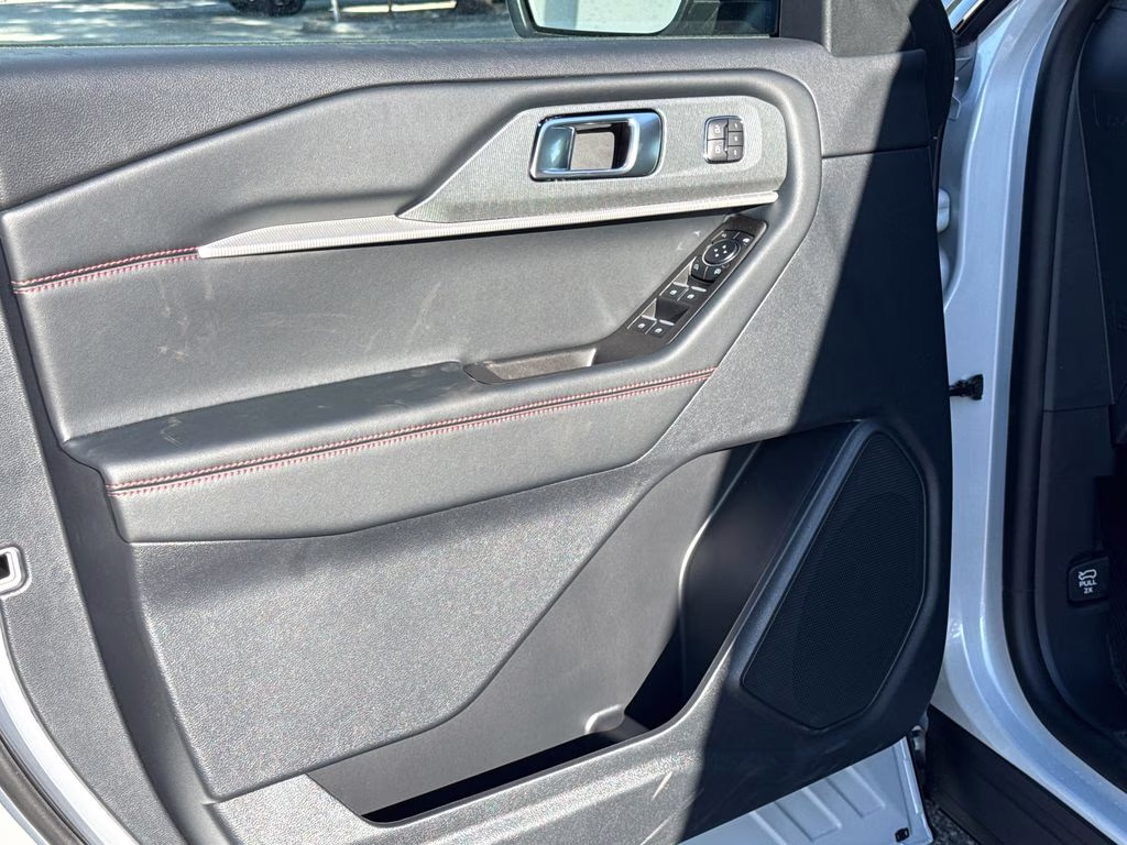 2026 Space White Metallic Ford Explorer ST RWD SUV