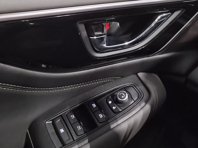 2025 Ice Silver Metallic Subaru Outback Onyx Edition AWD SUV