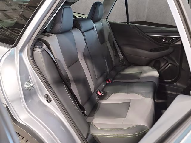 2025 Ice Silver Metallic Subaru Outback Onyx Edition AWD SUV