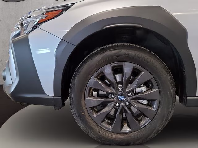 2025 Ice Silver Metallic Subaru Outback Onyx Edition AWD SUV