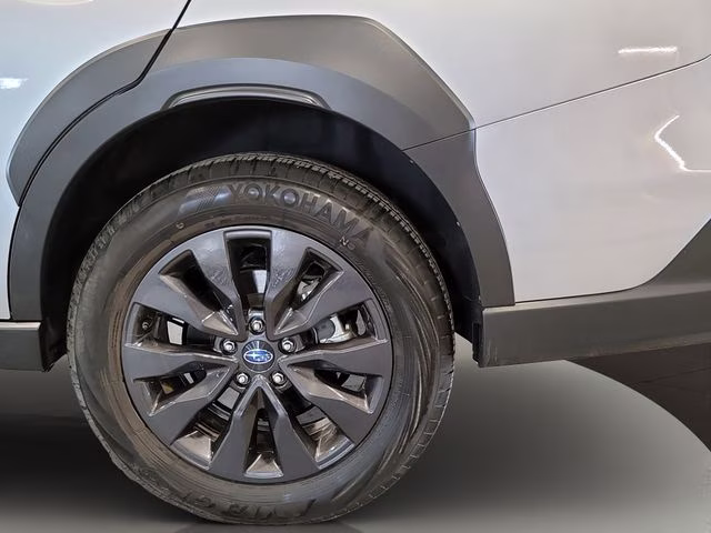 2025 Ice Silver Metallic Subaru Outback Onyx Edition AWD SUV