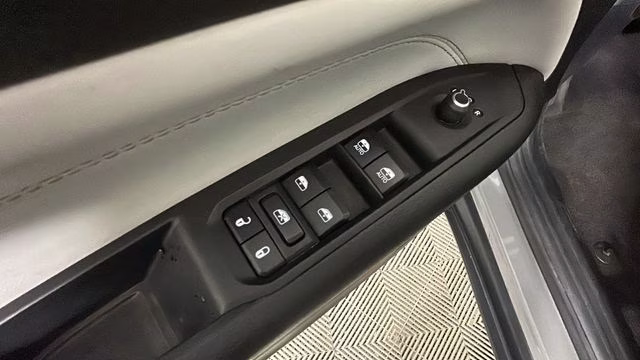 2023 Sting-Gray Clearcoat Jeep Compass Limited 4X4 SUV