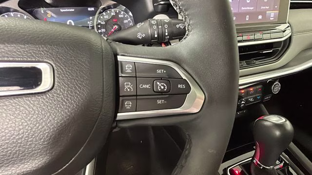 2023 Sting-Gray Clearcoat Jeep Compass Limited 4X4 SUV