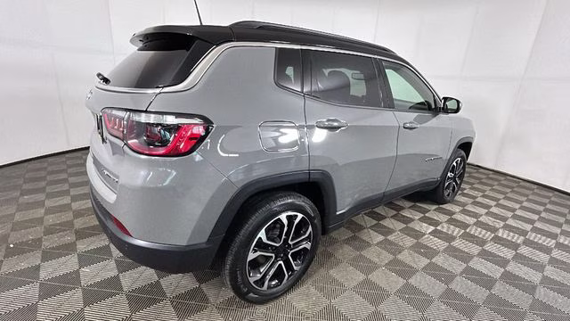 2023 Sting-Gray Clearcoat Jeep Compass Limited 4X4 SUV