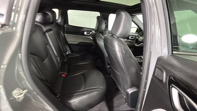 2023 Sting-Gray Clearcoat Jeep Compass Limited 4X4 SUV