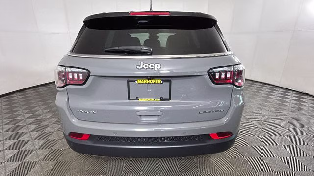 2023 Sting-Gray Clearcoat Jeep Compass Limited 4X4 SUV